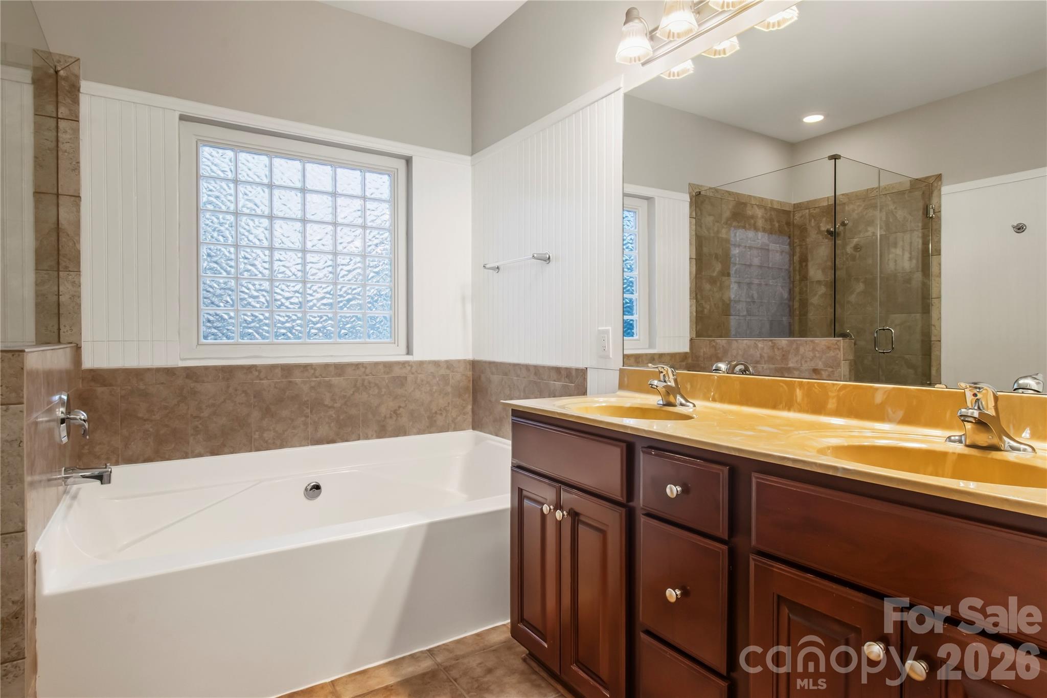 Chestnut Oaks - Residential