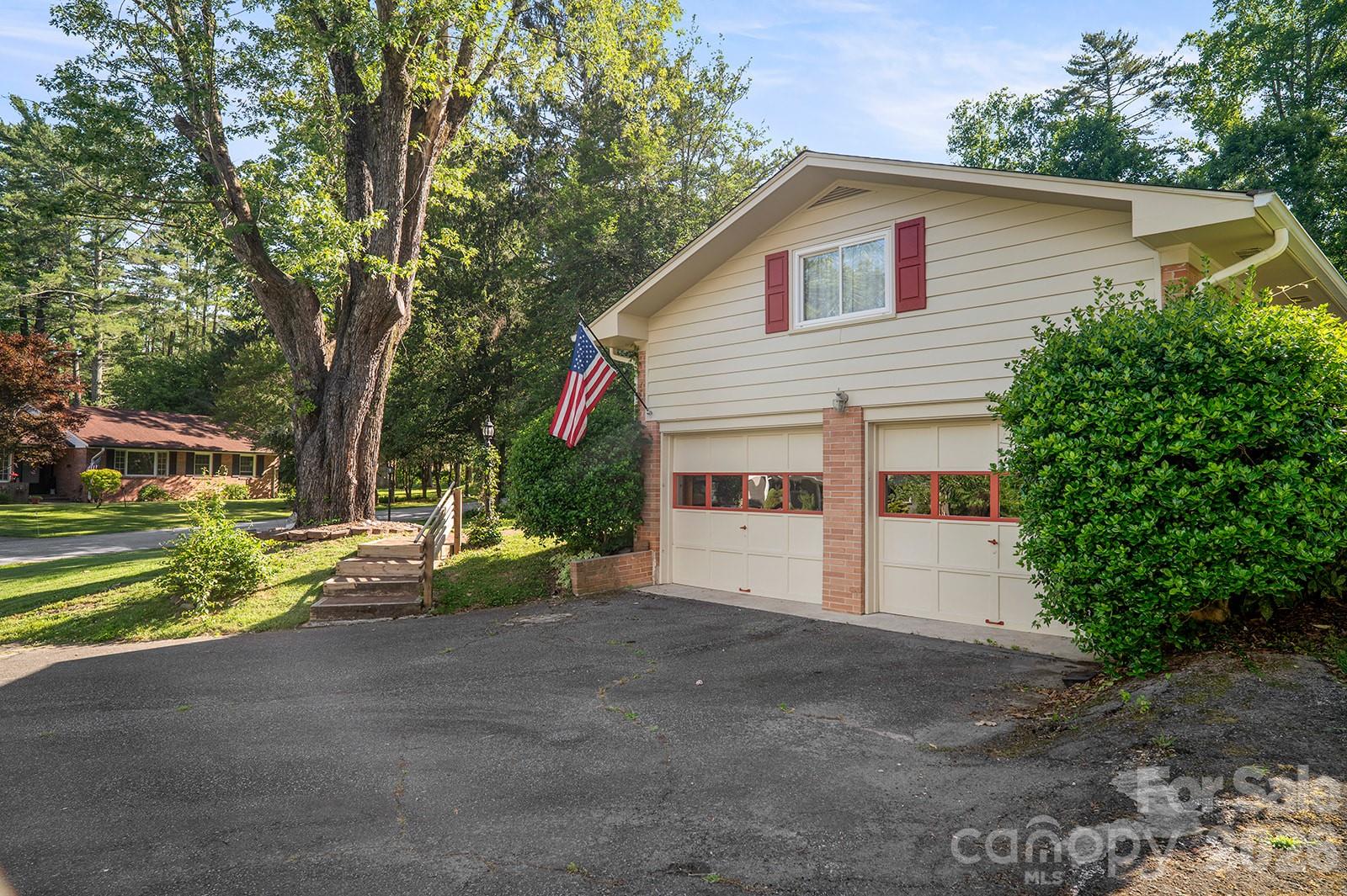 1235 Ashby Lane
