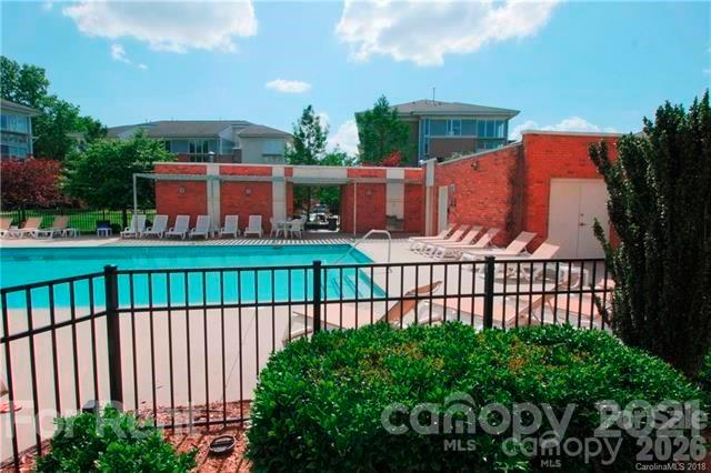 Renaissance Townhome Lofts Condo - Residential