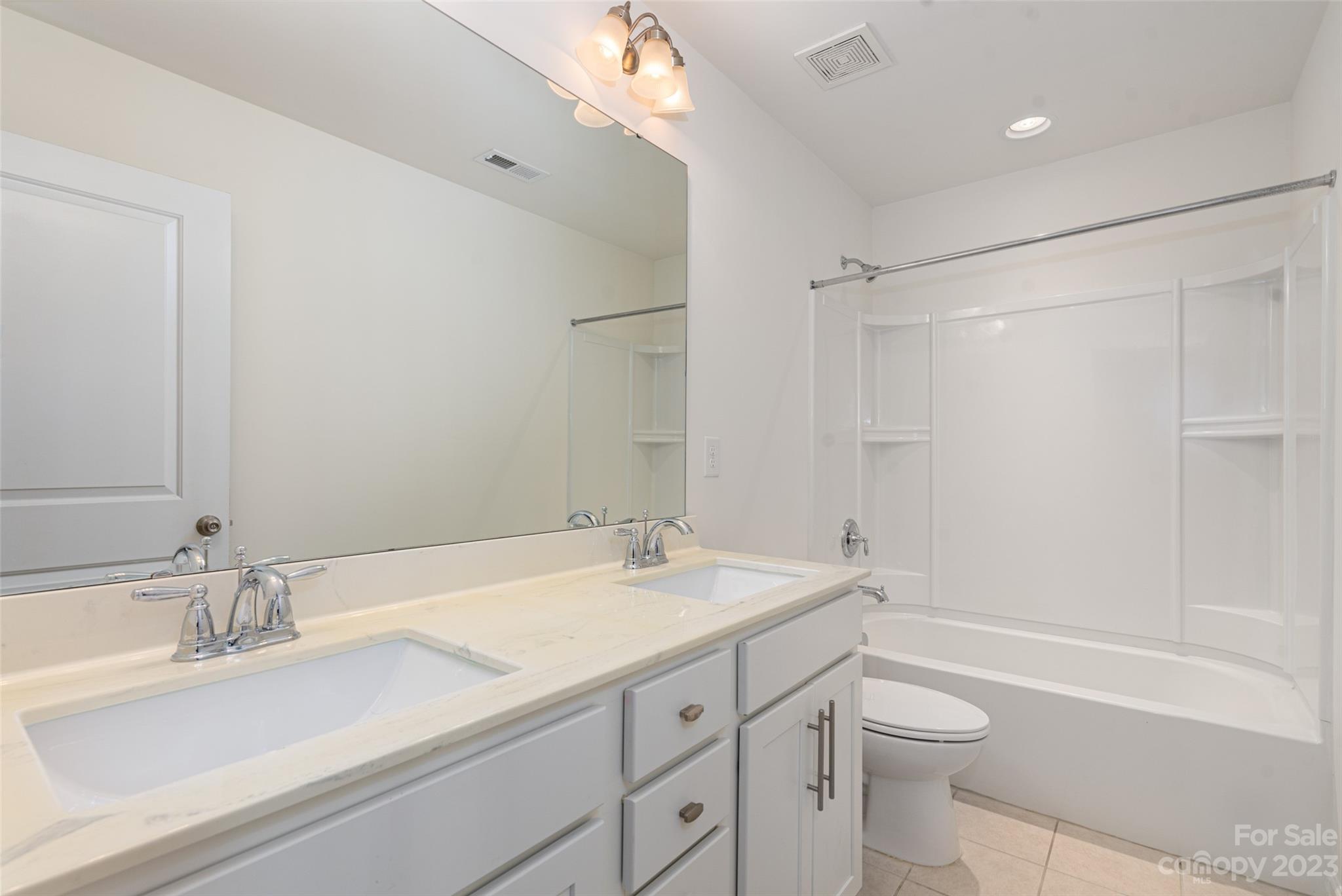 Savannah Townhomes - Residential