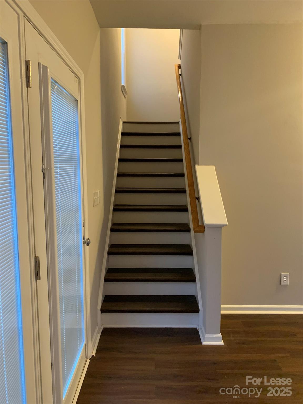 2726 Avalon Loop Road