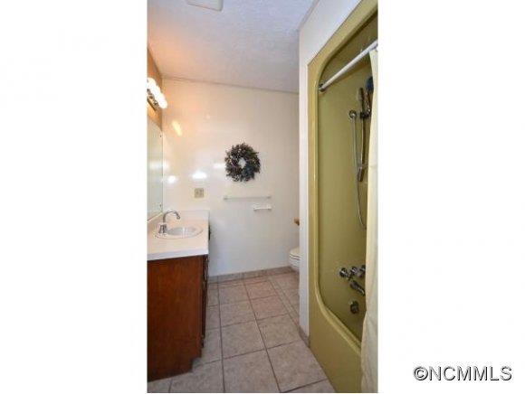 Hendrixs Park Knoll - Residential