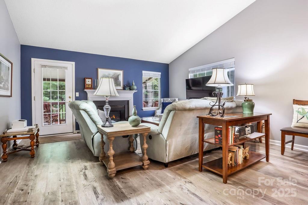 22 S Woodridge View Court