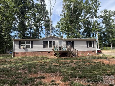 Photo of 915 Jay Burke Road, Taylorsville, NC 28681 (MLS # 4381145)