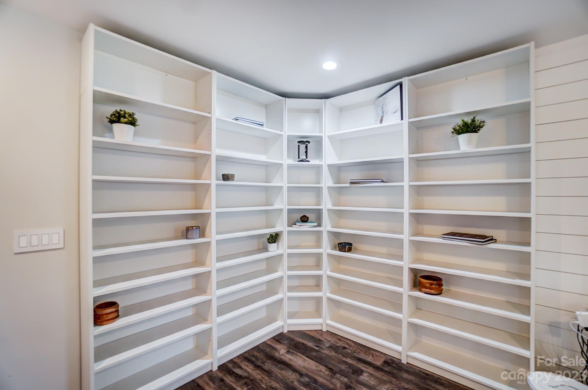 River Hills Estates - Residential