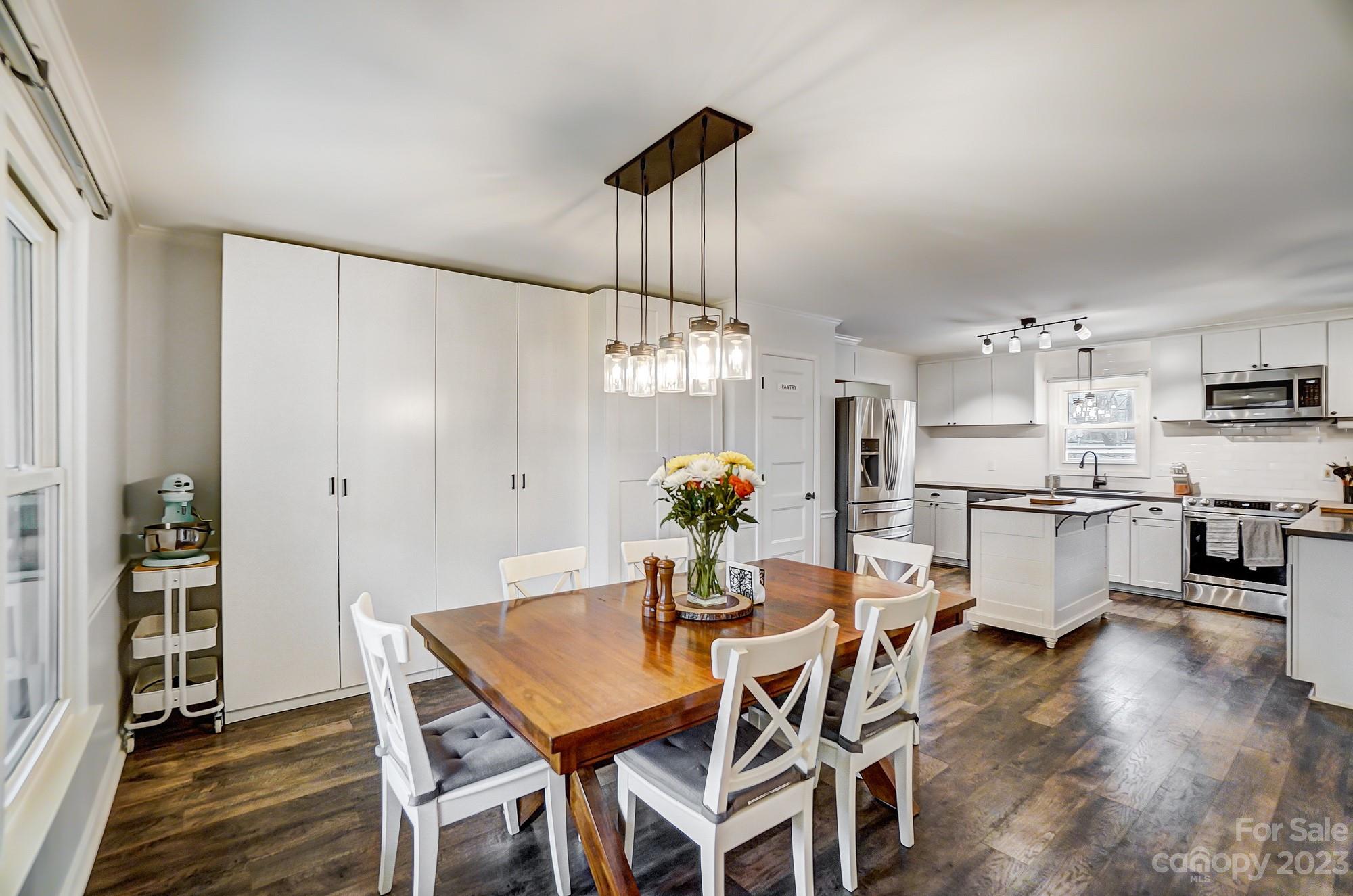 River Hills Estates - Residential