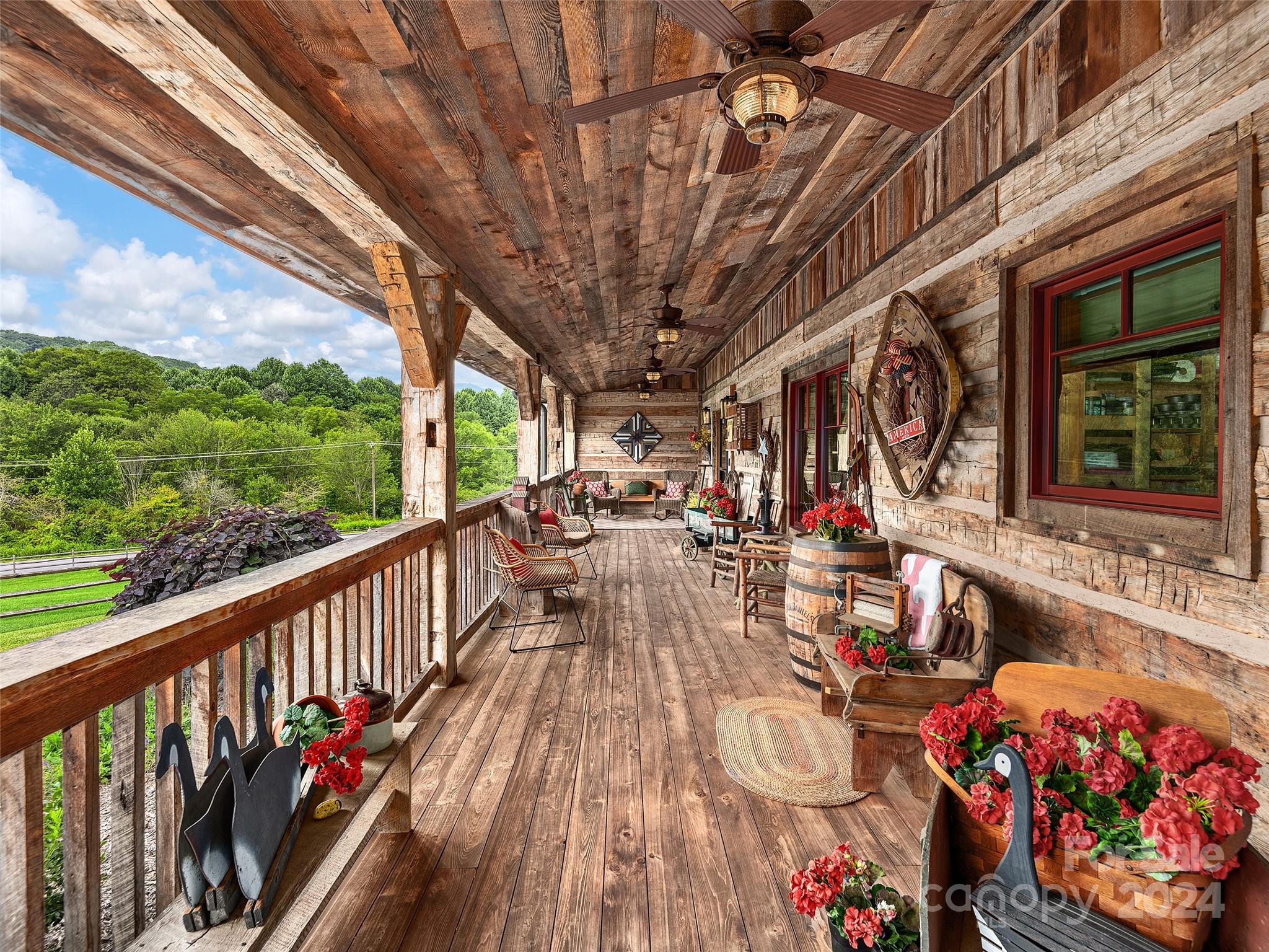 1279 Raccoon Road