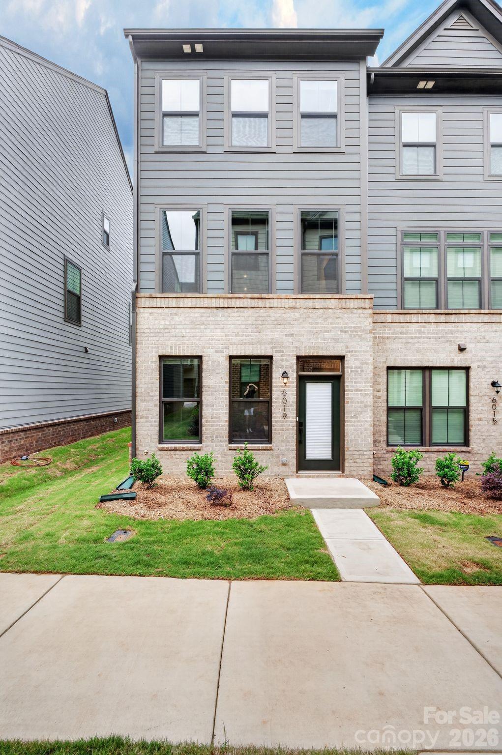 Southrail Station - Residential