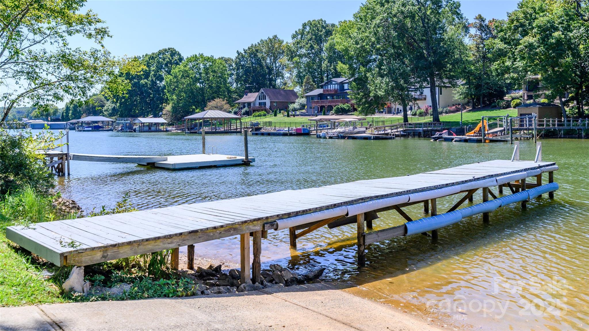 Idlewood Harbor - Residential