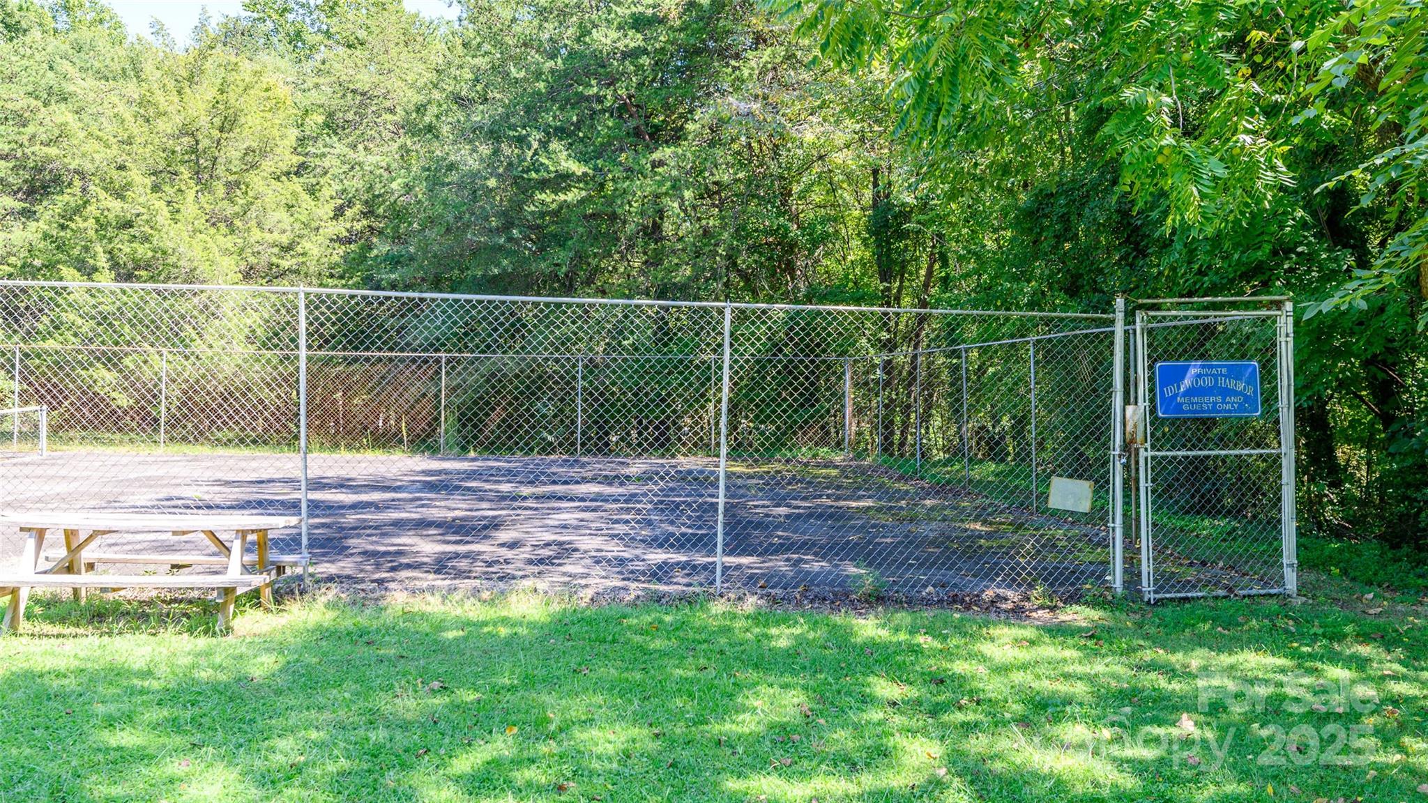 Idlewood Harbor - Residential