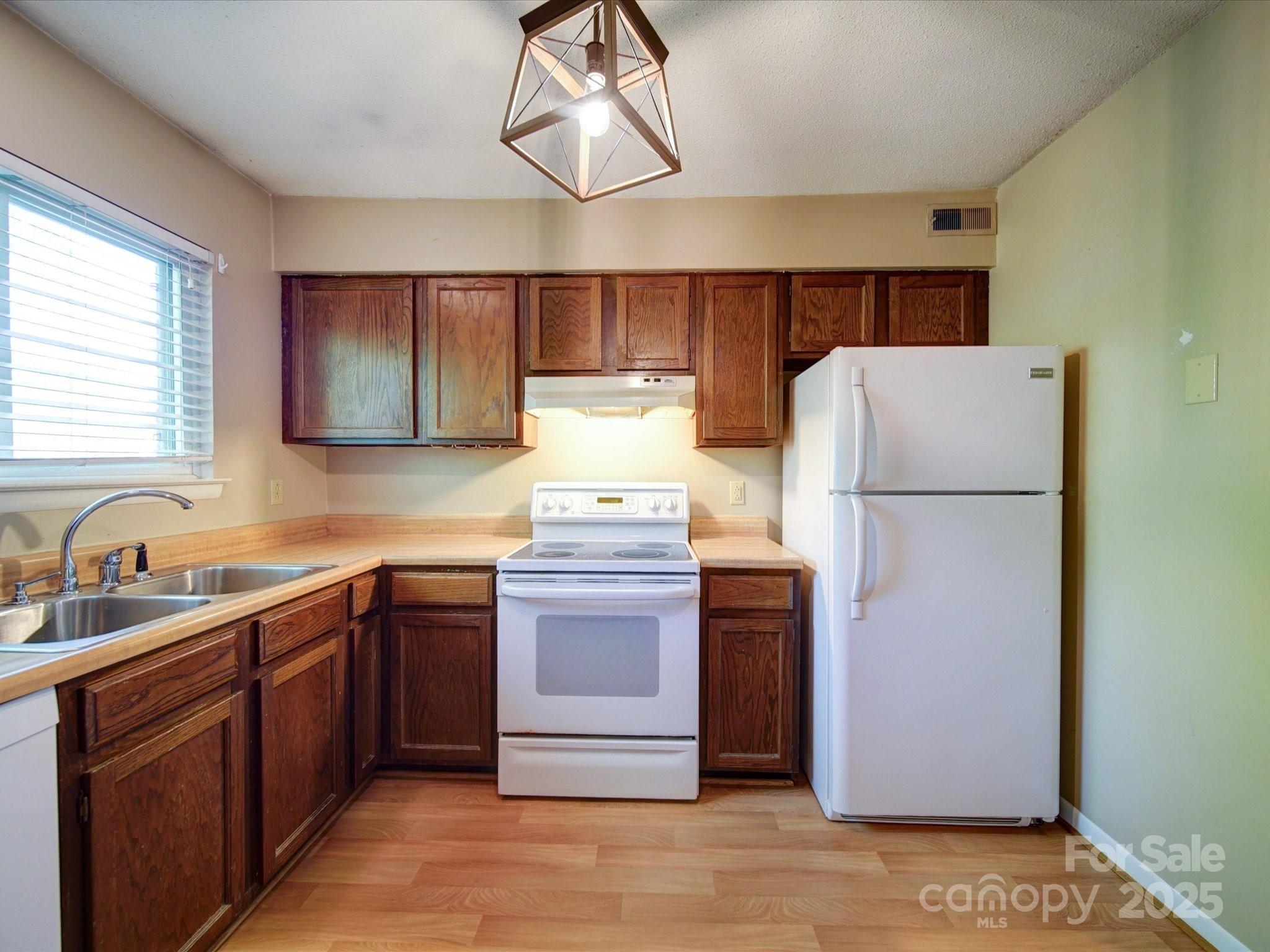 2900 #G Heathstead Place