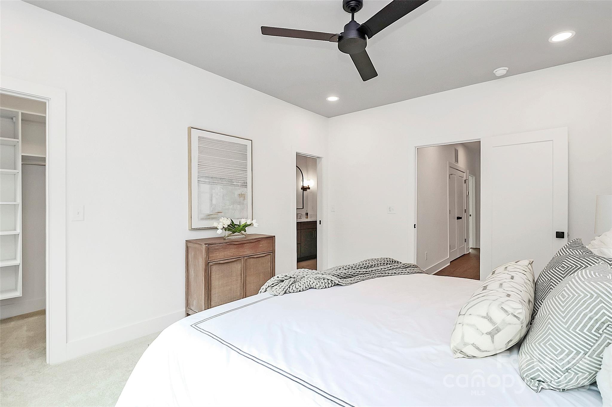 Plaza - Residential Lease