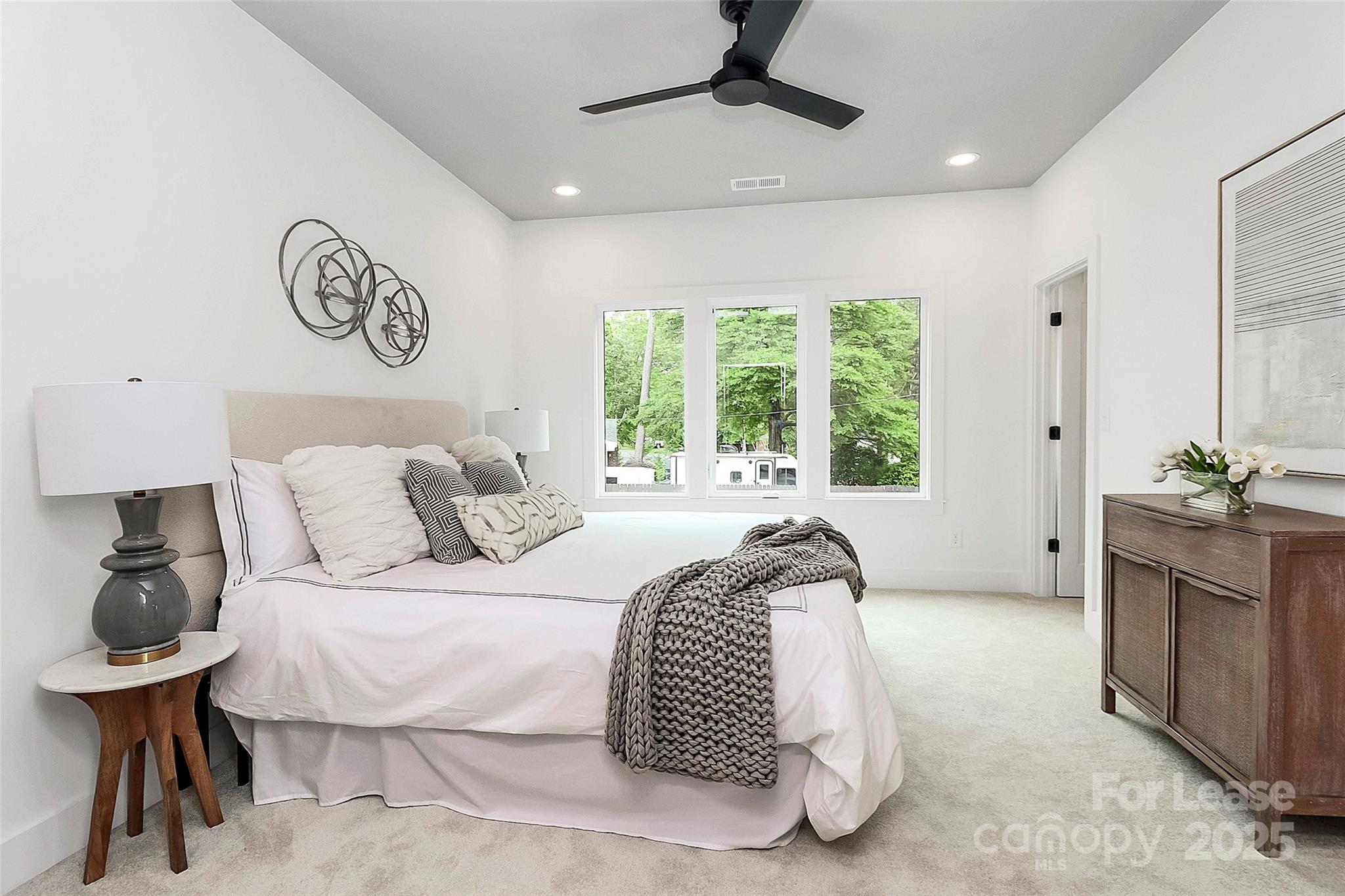 Plaza - Residential Lease