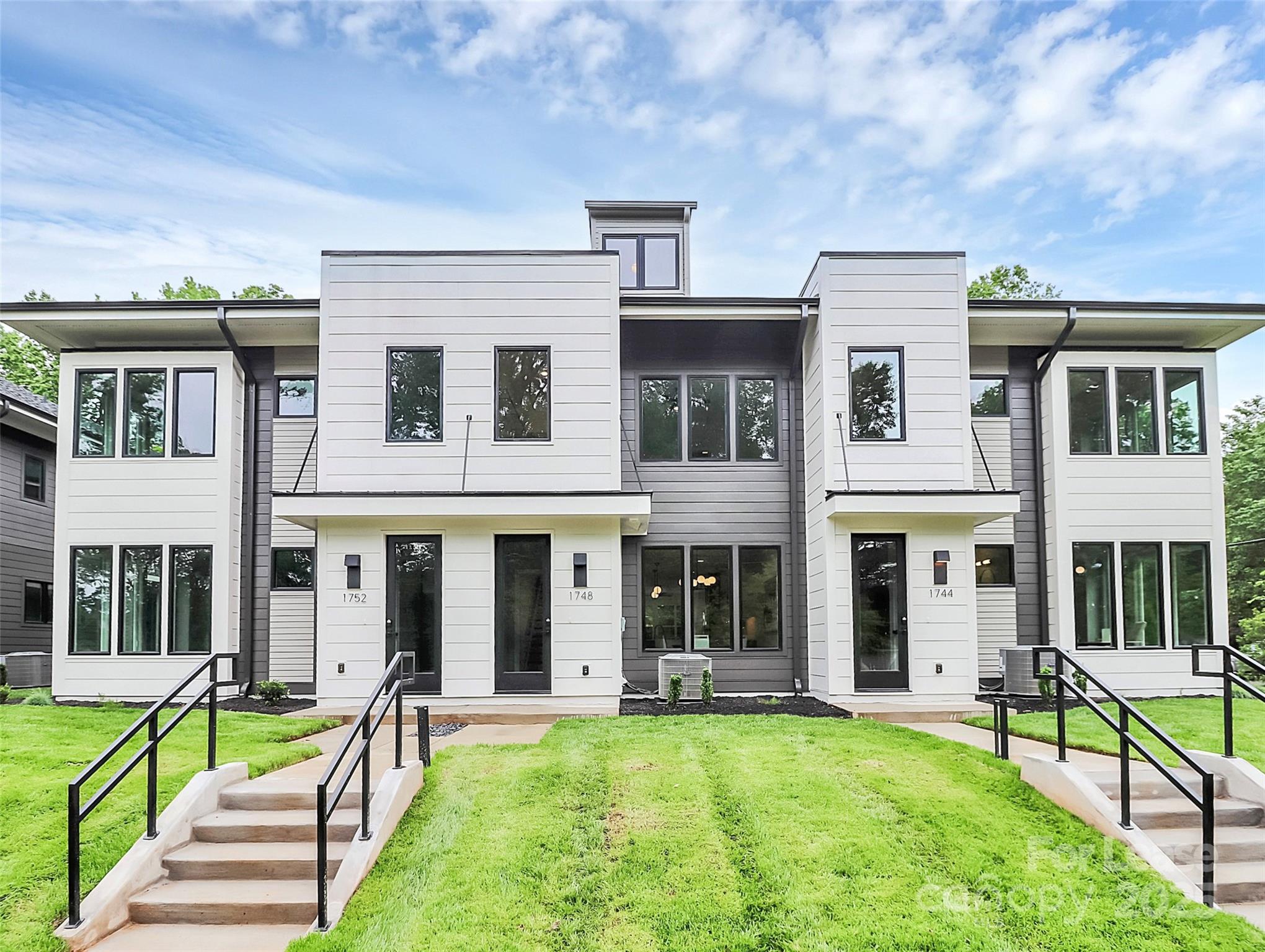 Plaza - Residential Lease