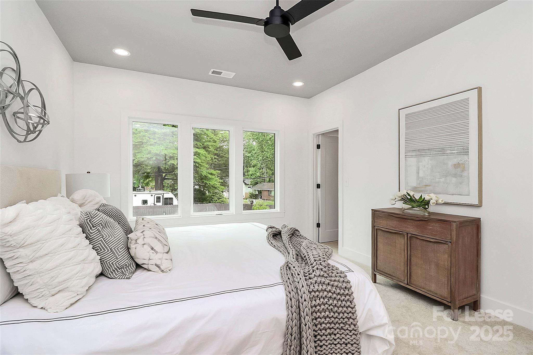 Plaza - Residential Lease