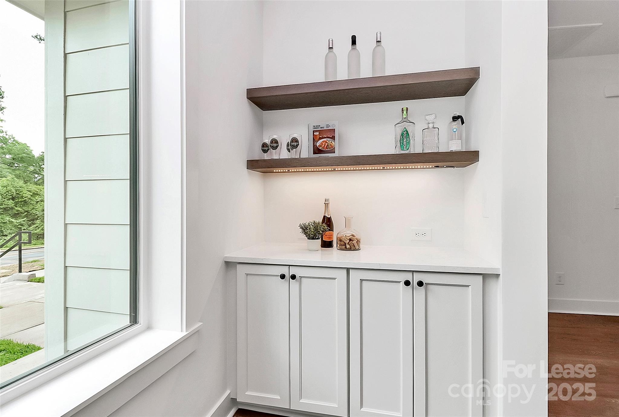 Plaza - Residential Lease