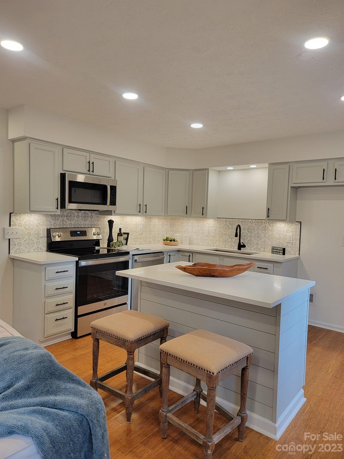 Woodland Hills - Residential