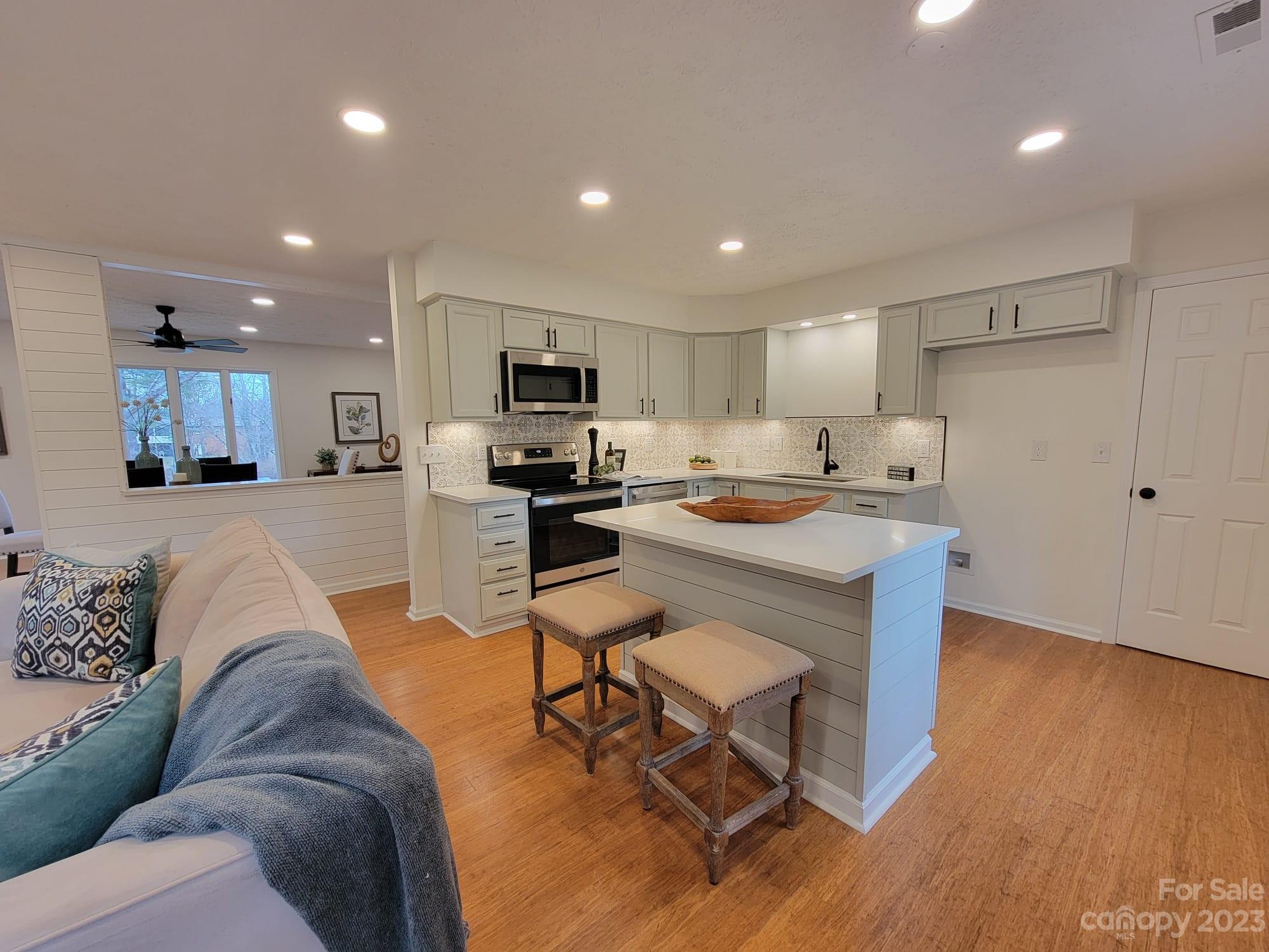 Woodland Hills - Residential