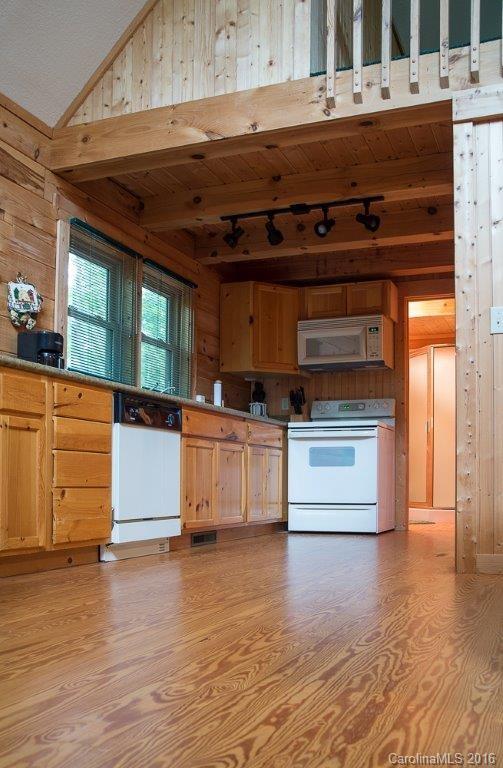 LAKE ADGER - Residential