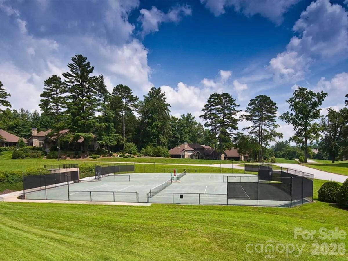 Straus Park - Land