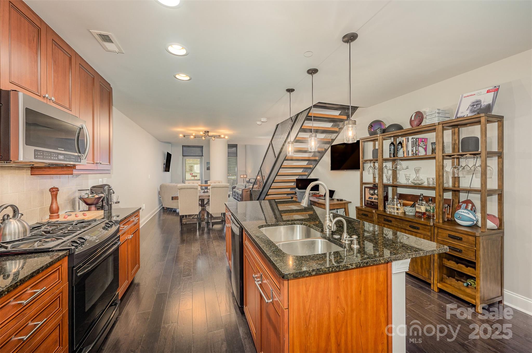 701 Royal Court 102