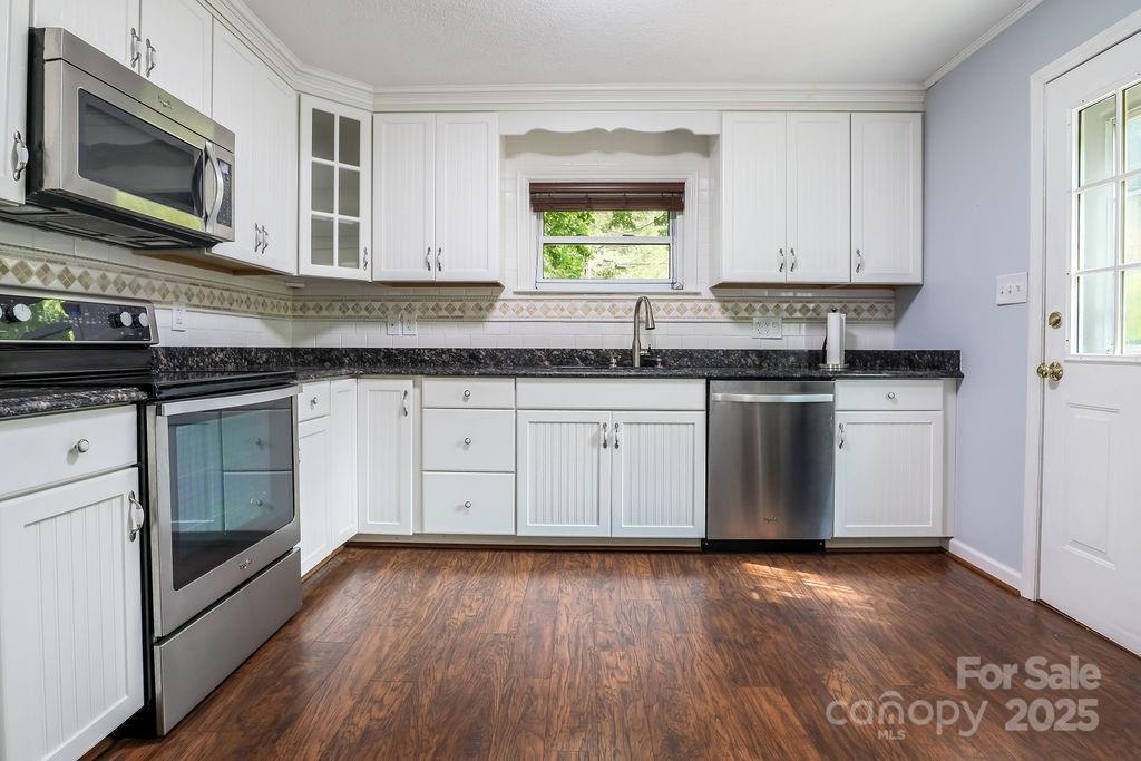 3 Stockwood Road