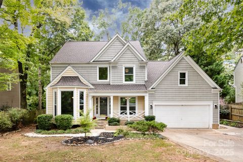 Photo of 2001 Tanfield Drive, Matthews, NC 28105 (MLS # 4310367)