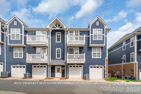 Photo of 1630 Walnut View Drive, Charlotte, NC 28208 (MLS # 4384619)