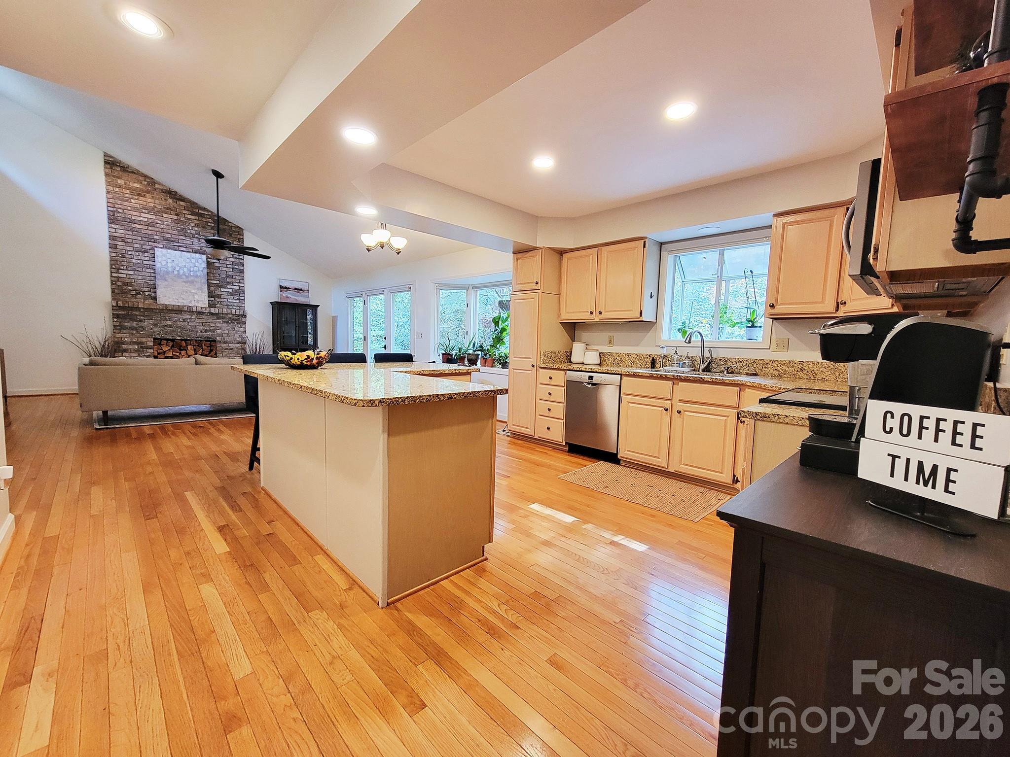 305 E Sondley Drive
