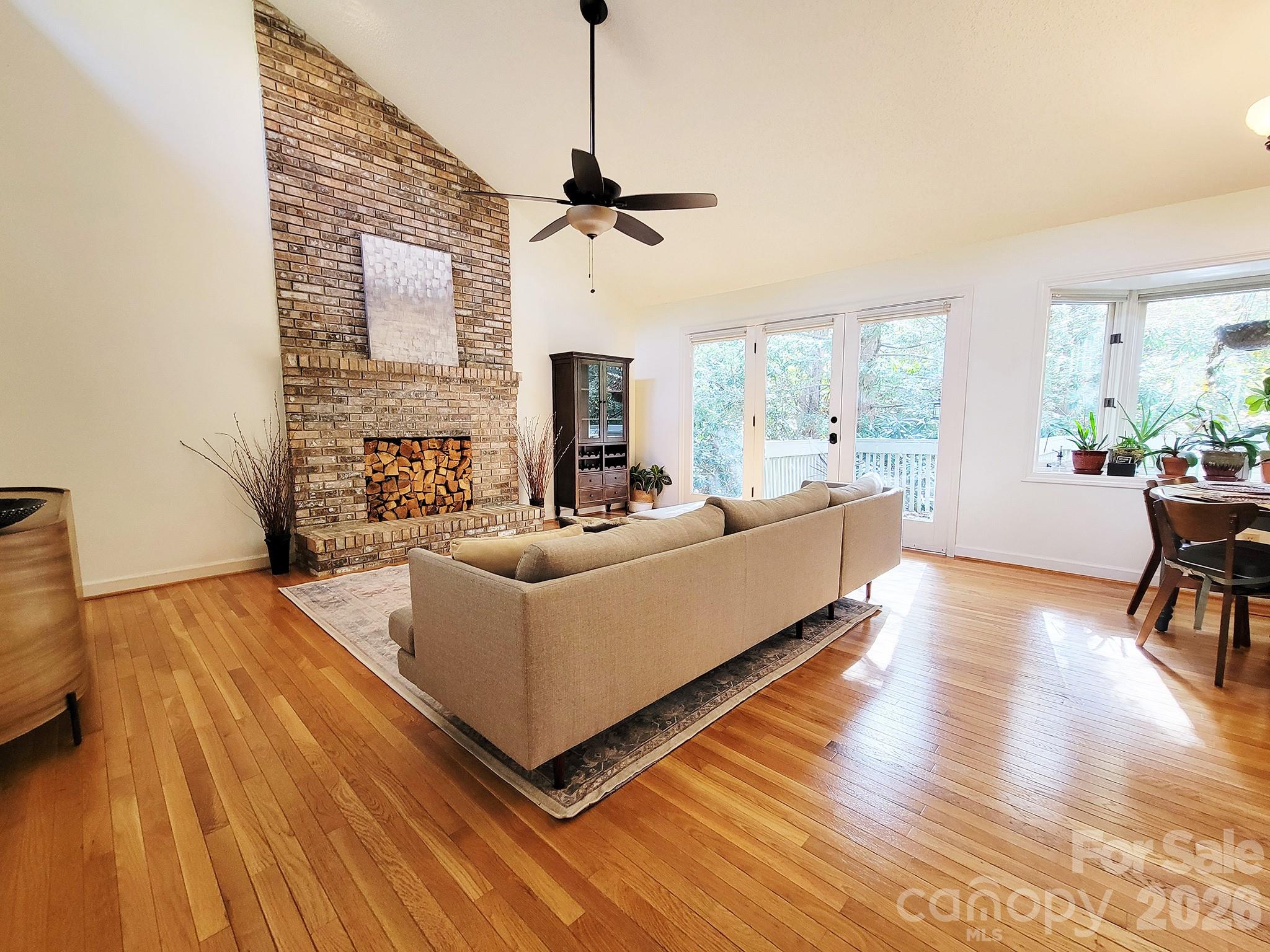 305 E Sondley Drive