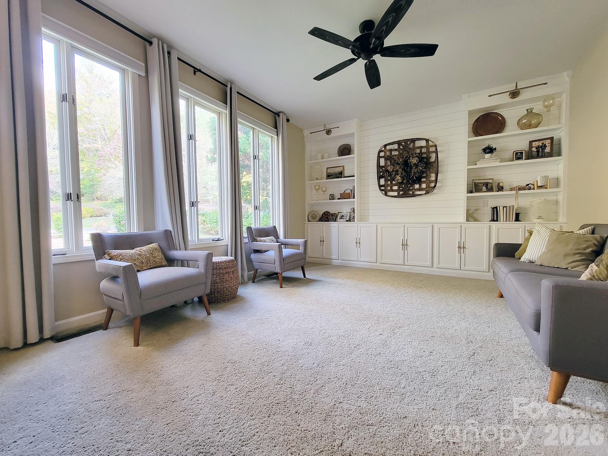 305 E Sondley Drive