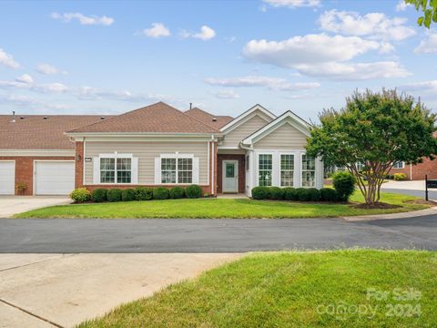 Townhouse in Matthews NC 2122 Castle Court.jpg