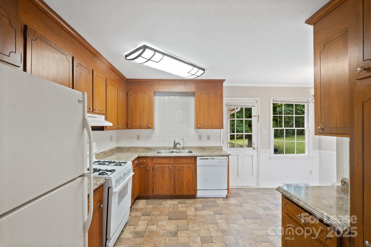 Laurel Wood - Residential Lease