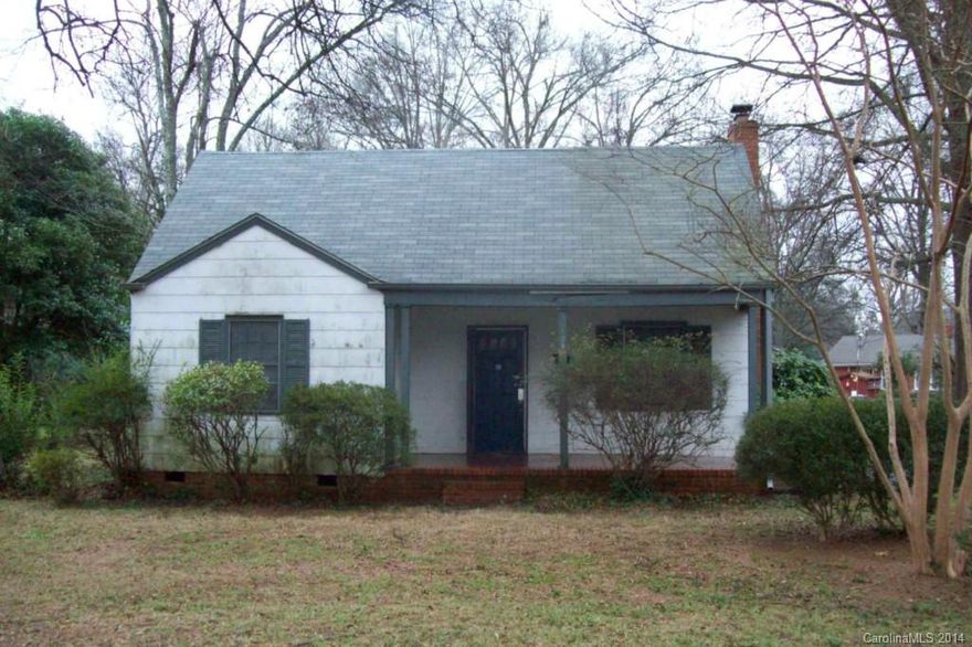 Very nice 2 bedroom, hardwood floors and detached shop/garage