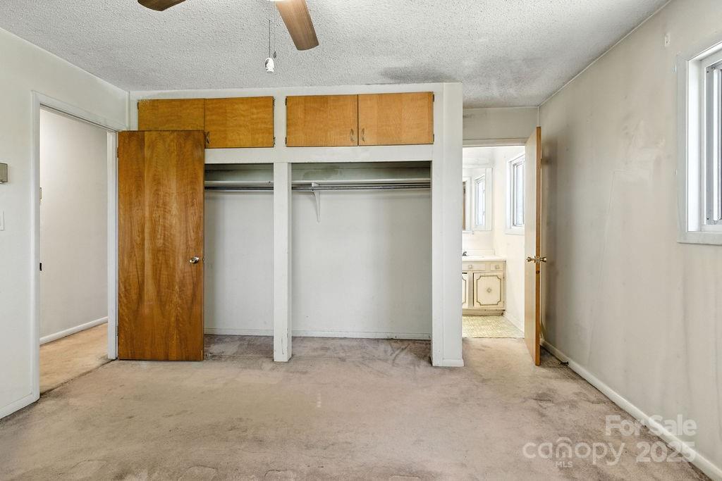 Hendersonville, North Carolina 28792, United States, 4 Bedrooms Bedrooms, ,3 BathroomsBathrooms,Residential,Active,173795