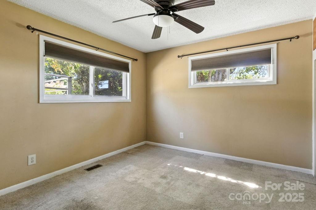 Hendersonville, North Carolina 28792, United States, 4 Bedrooms Bedrooms, ,3 BathroomsBathrooms,Residential,Active,173795