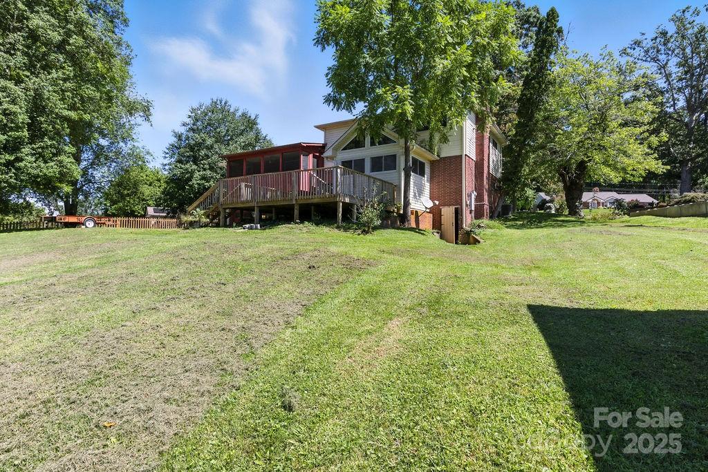 Hendersonville, North Carolina 28792, United States, 4 Bedrooms Bedrooms, ,3 BathroomsBathrooms,Residential,Active,173795