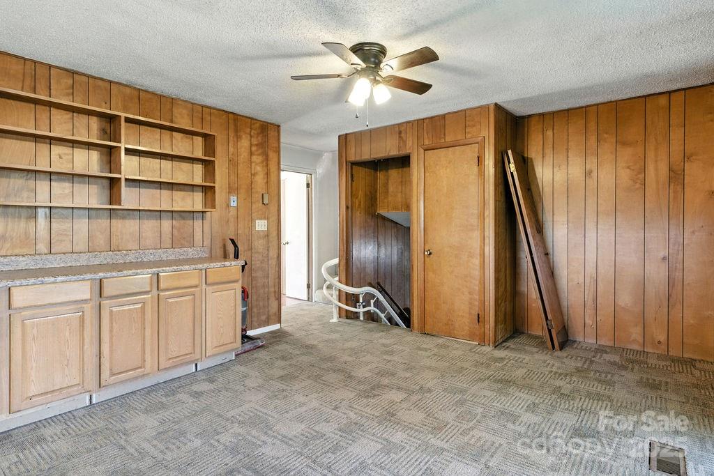 Hendersonville, North Carolina 28792, United States, 4 Bedrooms Bedrooms, ,3 BathroomsBathrooms,Residential,Active,173795