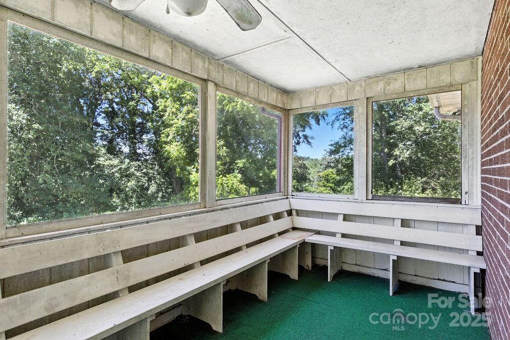 Hendersonville, North Carolina 28792, United States, 4 Bedrooms Bedrooms, ,3 BathroomsBathrooms,Residential,Active,173795