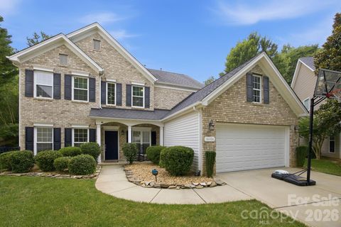 Photo of 16106 Cloverleaf Court, Charlotte, NC 28277 (MLS # 4390415)