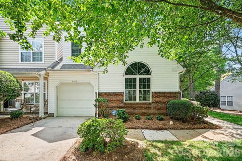 Photo of 8929 Scotch Heather Way, Charlotte, NC 28277 (MLS # 4386663)