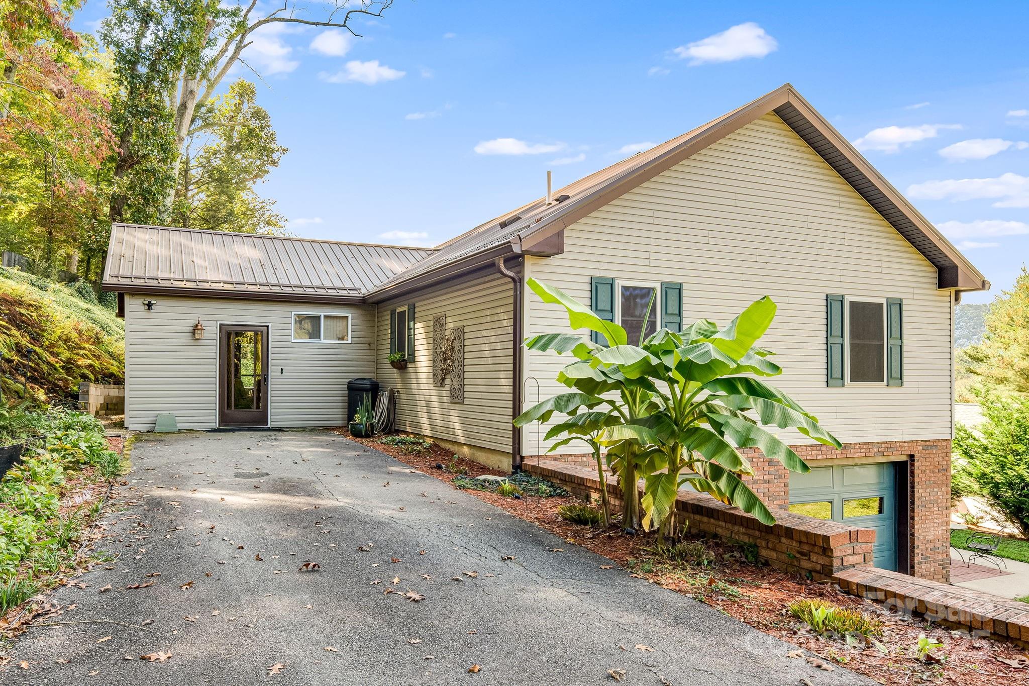 38 Eden Lane