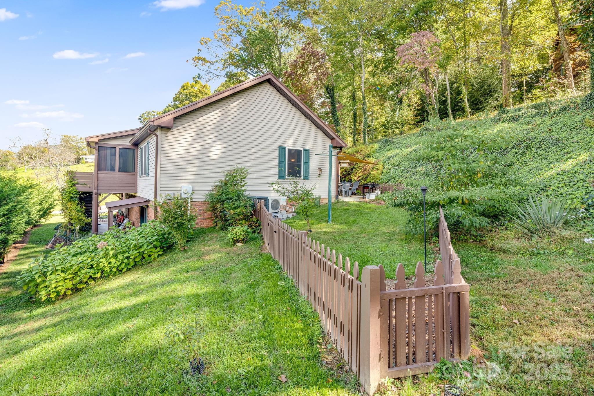 38 Eden Lane