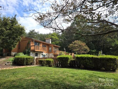 Photo of 3750 Rabbits Run Place, Lenoir, NC 28645 (MLS # 4306892)