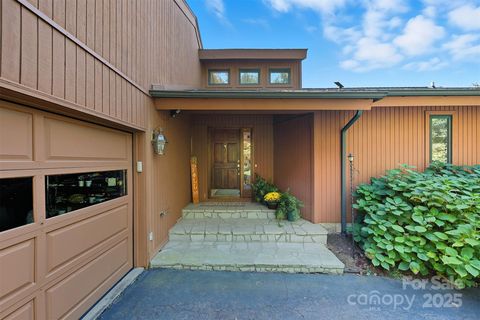 Photo of 3750 Rabbits Run Place, Lenoir, NC 28645 (MLS # 4306892)