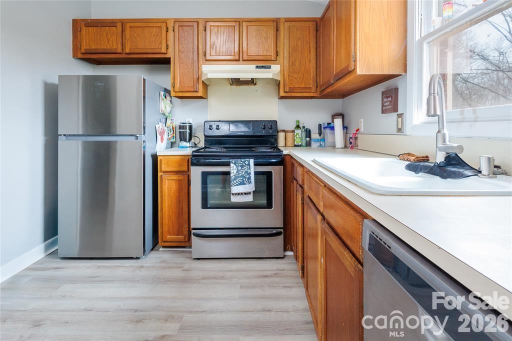 1300 Larchmont Place 810