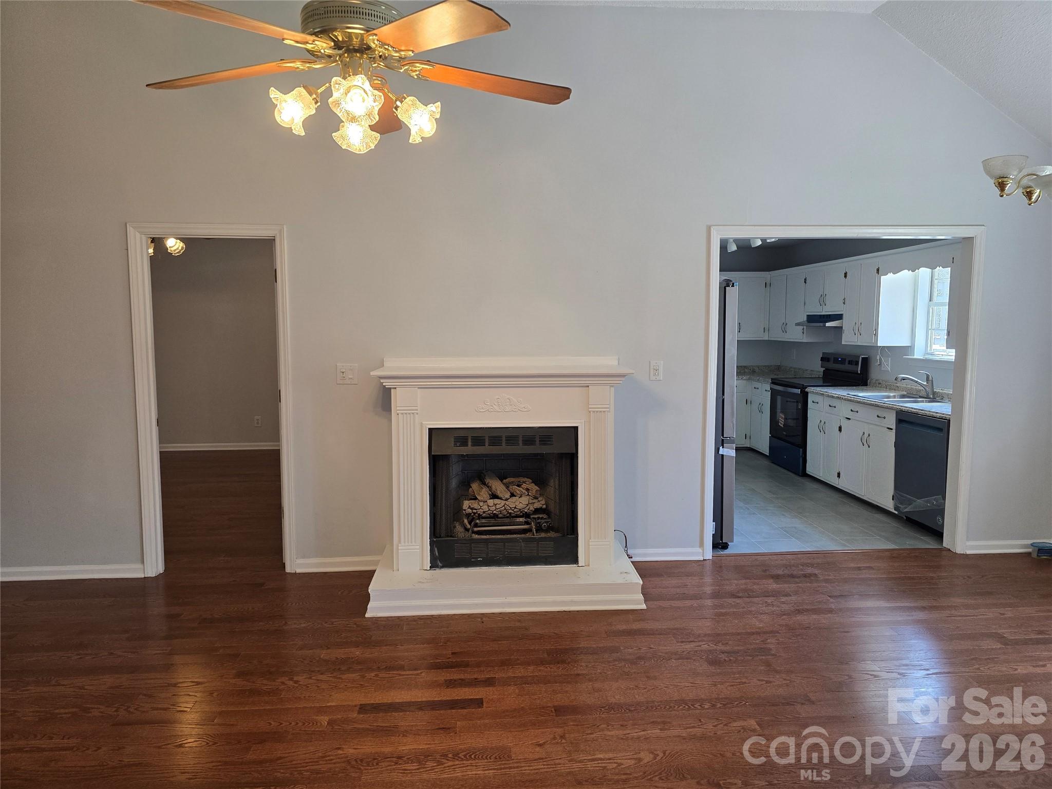 2393 Oxford Circle