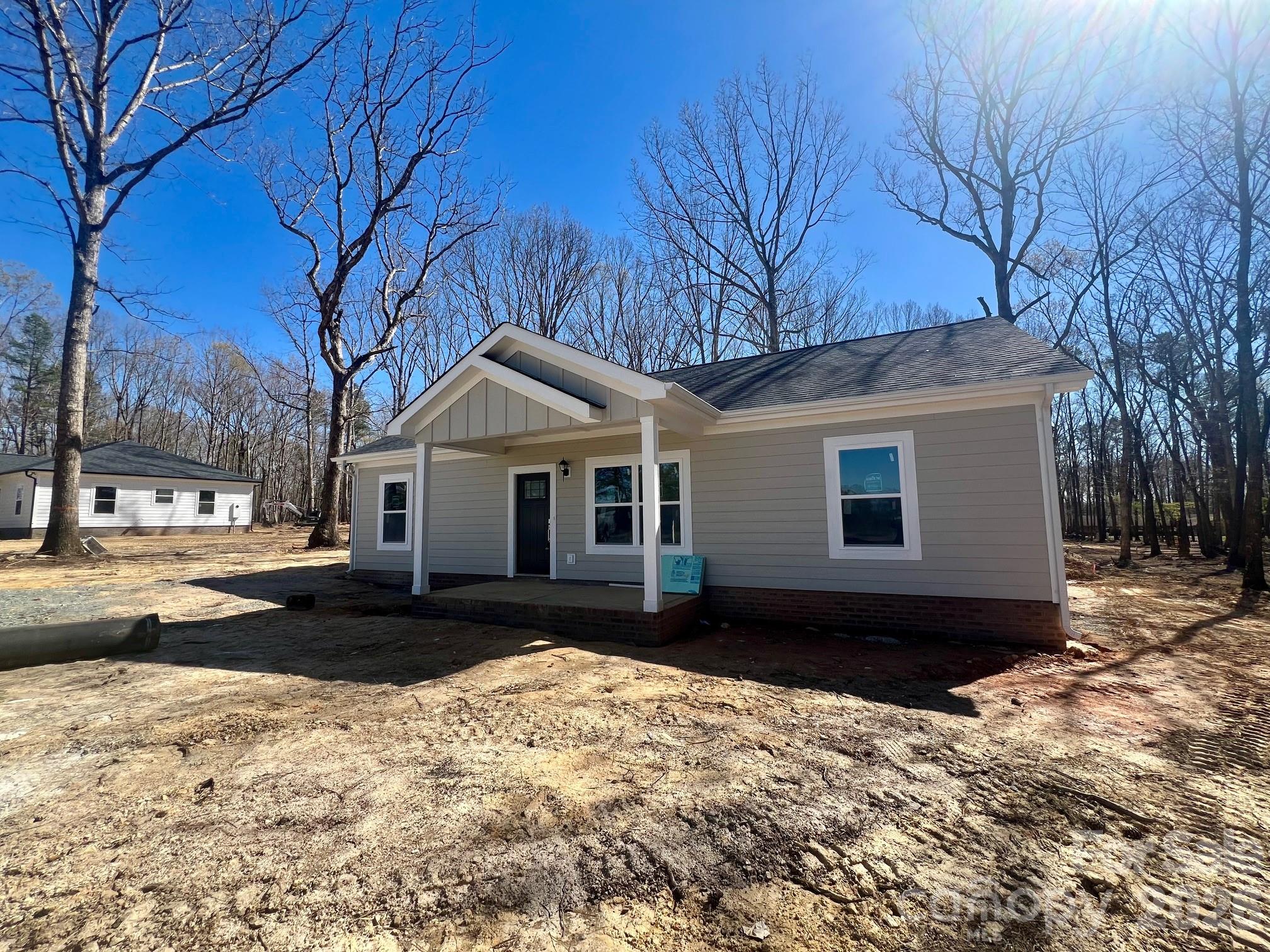 1605 N Sutherland Avenue