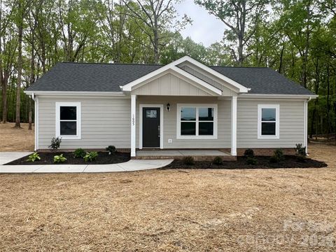 Photo of 1605 N Sutherland Avenue, Monroe, NC 28110 (MLS # 4358900)