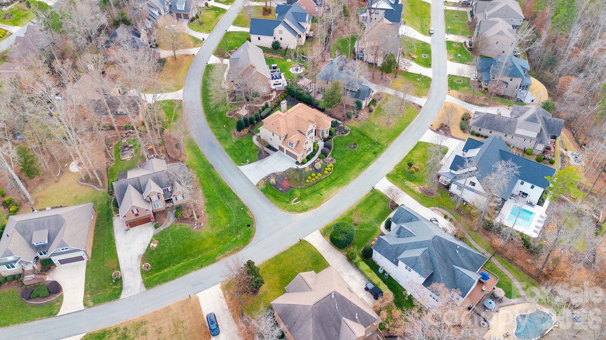 Treetops At Cowans Ford - Residential